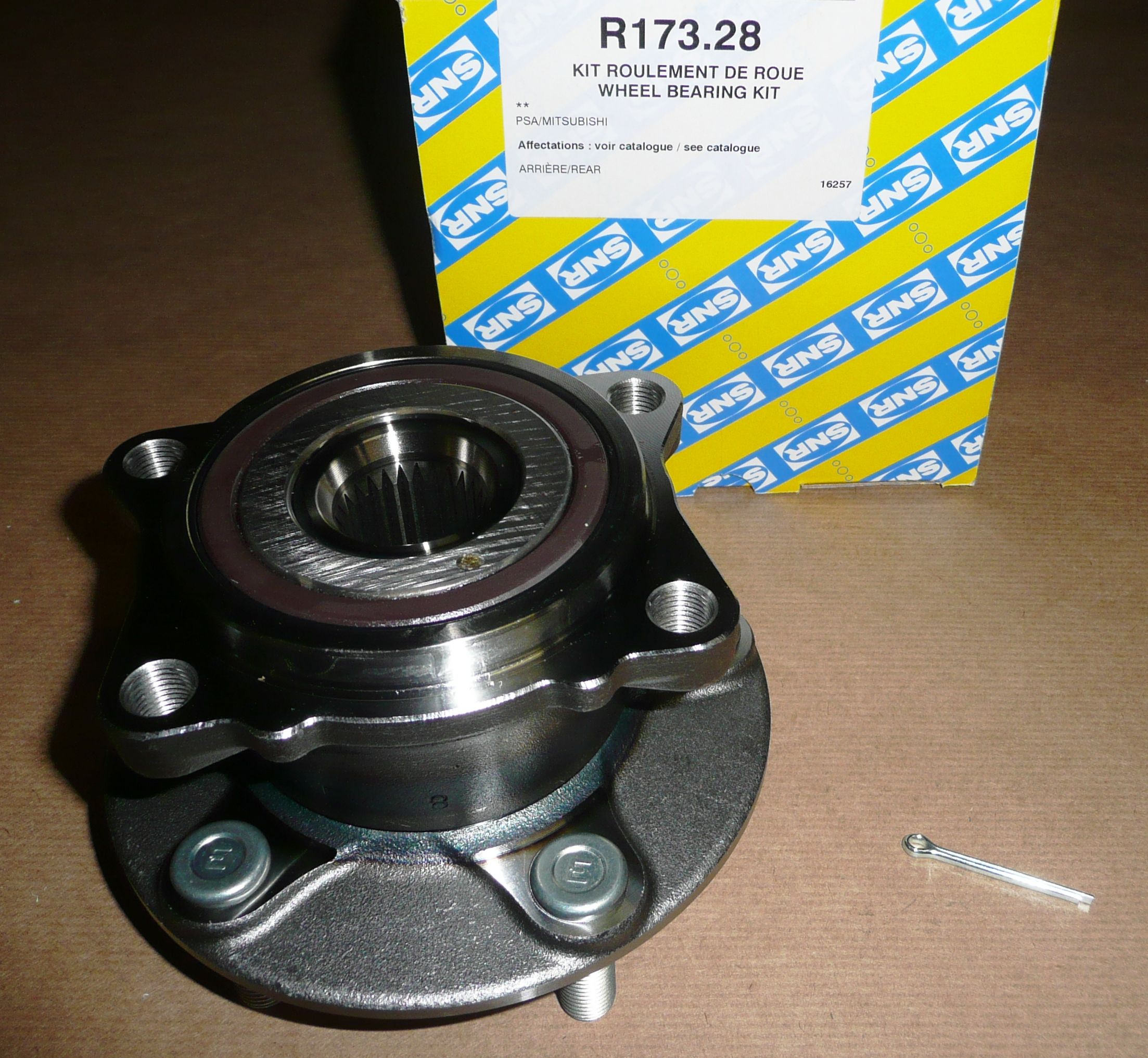 SNR R173.28 ŁOŻYSKO KPL.TYŁ C C-CROSSER,C4-AIRCROSS